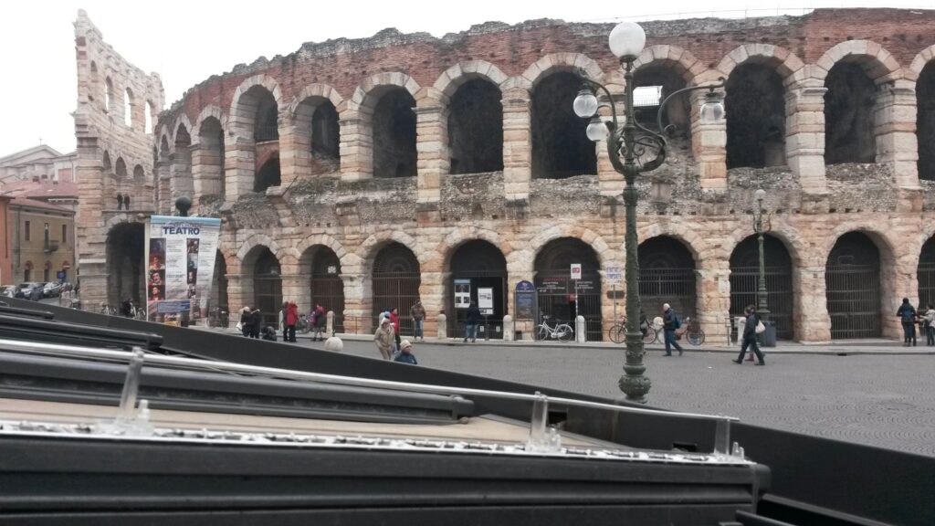 Installazione In Piazza Bra (VR) di Impianto elettrostatico Falco Installazioni